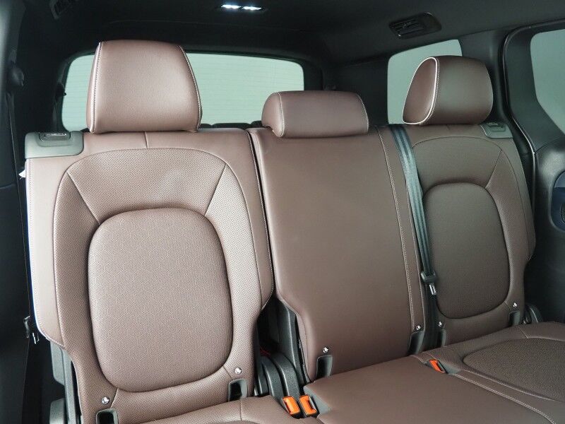 2025 Volkswagen ID. Buzz Pro S *NAVIGATION, ADAPTIVE CRUISE, SAFETY ALERTS, BACKUP-CAMERA, COLOR TOUCHSCREEN, CLIMATE/MASSAGE SEATS, HEATED STEERING, POWER LIFTGATE, WIRELESS CHARGING, ANDROID & APPLE Round Rock TX