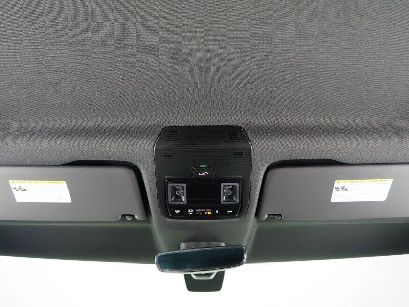 2025 Volkswagen ID. Buzz Pro S *NAVIGATION, ADAPTIVE CRUISE, SAFETY ALERTS, BACKUP-CAMERA, COLOR TOUCHSCREEN, CLIMATE/MASSAGE SEATS, HEATED STEERING, POWER LIFTGATE, WIRELESS CHARGING, ANDROID & APPLE Round Rock TX