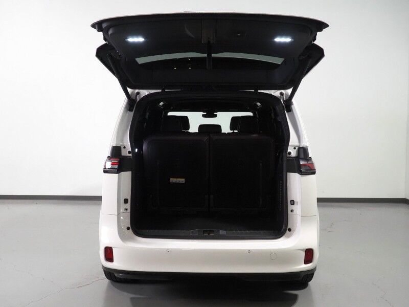 2025 Volkswagen ID. Buzz Pro S *NAVIGATION, ADAPTIVE CRUISE, SAFETY ALERTS, BACKUP-CAMERA, COLOR TOUCHSCREEN, CLIMATE/MASSAGE SEATS, HEATED STEERING, POWER LIFTGATE, WIRELESS CHARGING, ANDROID & APPLE Round Rock TX