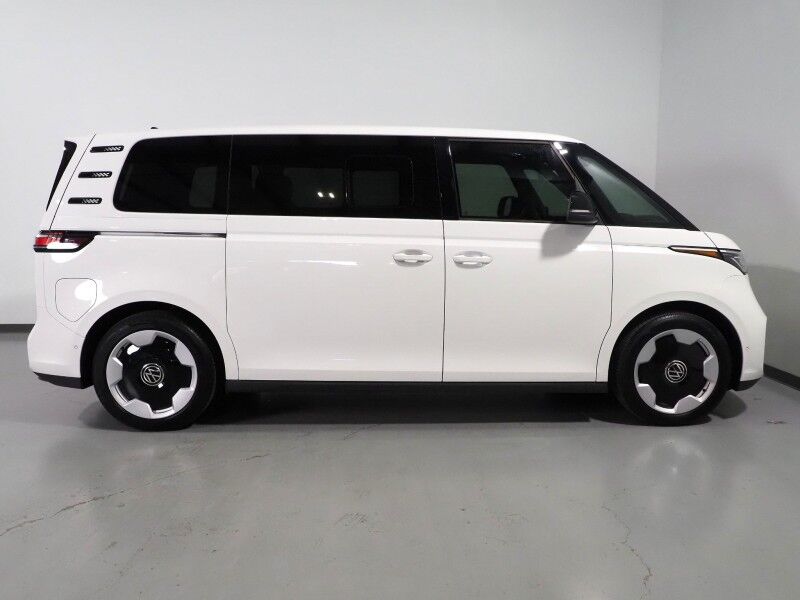 2025 Volkswagen ID. Buzz Pro S *NAVIGATION, ADAPTIVE CRUISE, SAFETY ALERTS, BACKUP-CAMERA, COLOR TOUCHSCREEN, CLIMATE/MASSAGE SEATS, HEATED STEERING, POWER LIFTGATE, WIRELESS CHARGING, ANDROID & APPLE Round Rock TX