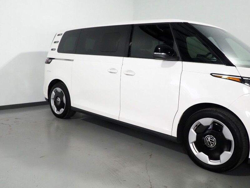 2025 Volkswagen ID. Buzz Pro S *NAVIGATION, ADAPTIVE CRUISE, SAFETY ALERTS, BACKUP-CAMERA, COLOR TOUCHSCREEN, CLIMATE/MASSAGE SEATS, HEATED STEERING, POWER LIFTGATE, WIRELESS CHARGING, ANDROID & APPLE Round Rock TX
