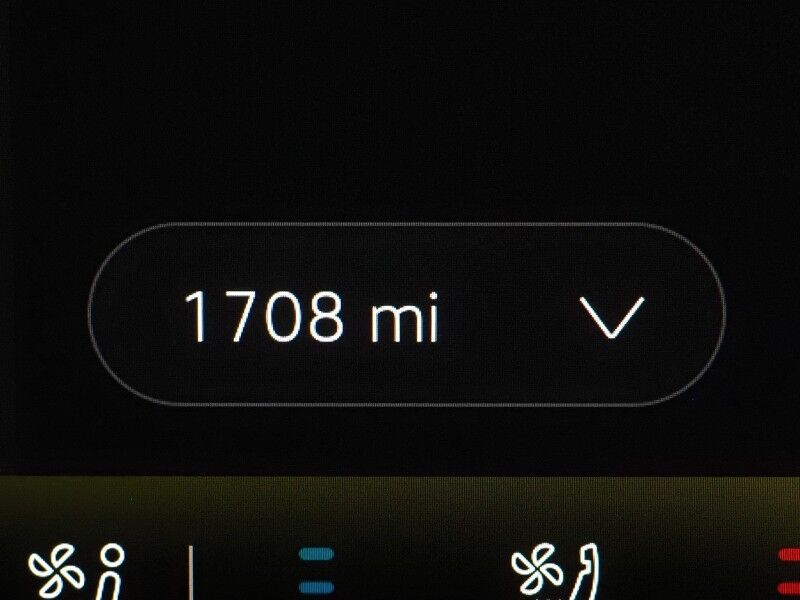 2025 Volkswagen ID. Buzz Pro S *NAVIGATION, ADAPTIVE CRUISE, SAFETY ALERTS, BACKUP-CAMERA, COLOR TOUCHSCREEN, CLIMATE/MASSAGE SEATS, HEATED STEERING, POWER LIFTGATE, WIRELESS CHARGING, ANDROID & APPLE Round Rock TX