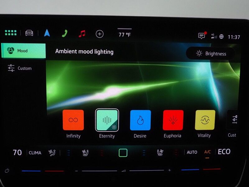 2025 Volkswagen ID. Buzz Pro S *NAVIGATION, ADAPTIVE CRUISE, SAFETY ALERTS, BACKUP-CAMERA, COLOR TOUCHSCREEN, CLIMATE/MASSAGE SEATS, HEATED STEERING, POWER LIFTGATE, WIRELESS CHARGING, ANDROID & APPLE Round Rock TX