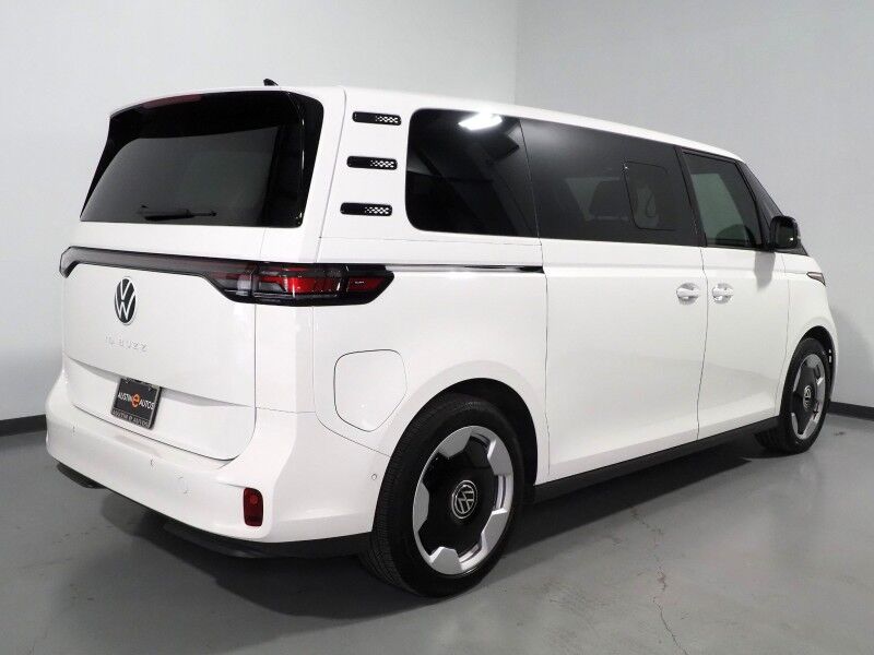 2025 Volkswagen ID. Buzz Pro S *NAVIGATION, ADAPTIVE CRUISE, SAFETY ALERTS, BACKUP-CAMERA, COLOR TOUCHSCREEN, CLIMATE/MASSAGE SEATS, HEATED STEERING, POWER LIFTGATE, WIRELESS CHARGING, ANDROID & APPLE Round Rock TX