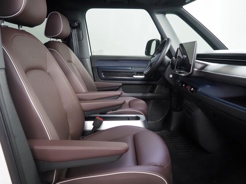 2025 Volkswagen ID. Buzz Pro S *NAVIGATION, ADAPTIVE CRUISE, SAFETY ALERTS, BACKUP-CAMERA, COLOR TOUCHSCREEN, CLIMATE/MASSAGE SEATS, HEATED STEERING, POWER LIFTGATE, WIRELESS CHARGING, ANDROID & APPLE Round Rock TX