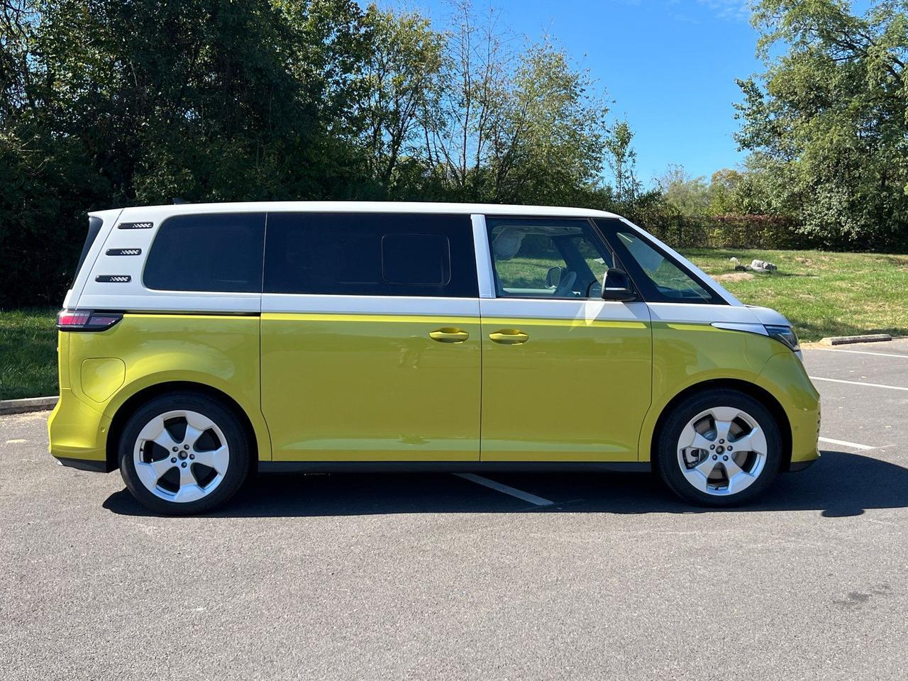 2025 Volkswagen ID. Buzz Pro S Plus Hagerstown MD