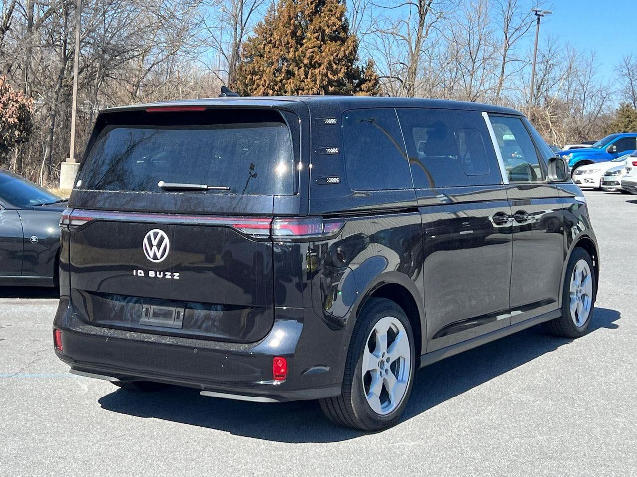 2025 Volkswagen ID. Buzz Pro S Hagerstown MD