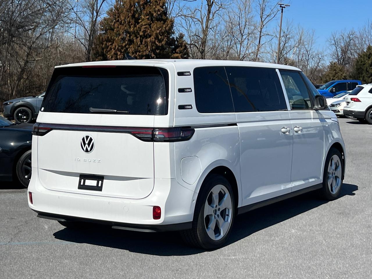 2025 Volkswagen ID. Buzz Pro S Hagerstown MD