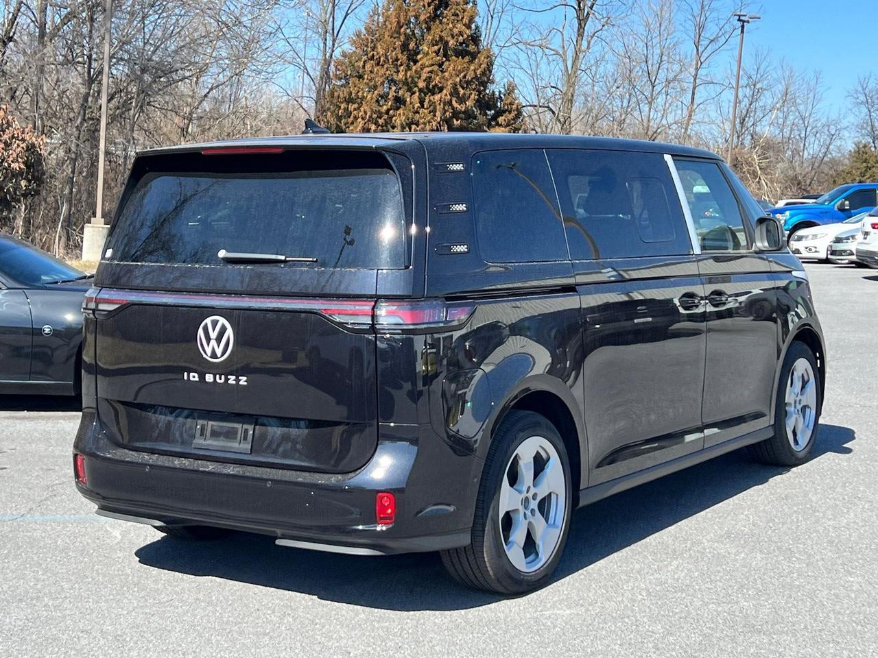 2025 Volkswagen ID. Buzz Pro S Hagerstown MD