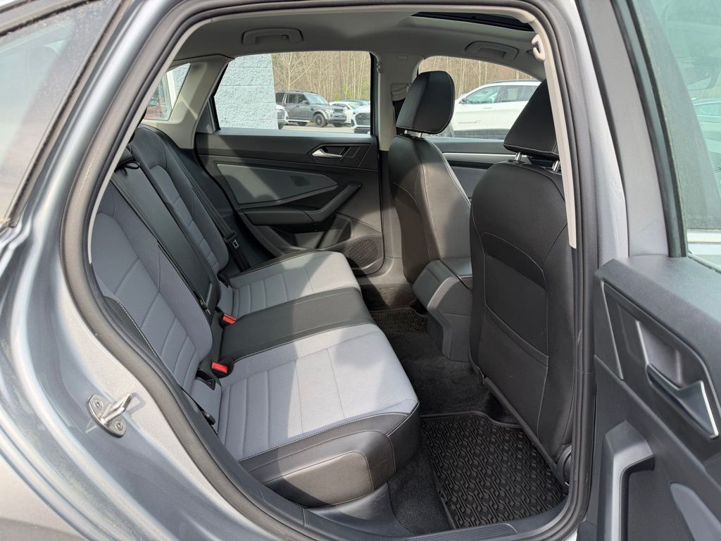 2025 Volkswagen Jetta 1.5T SE Orange MA
