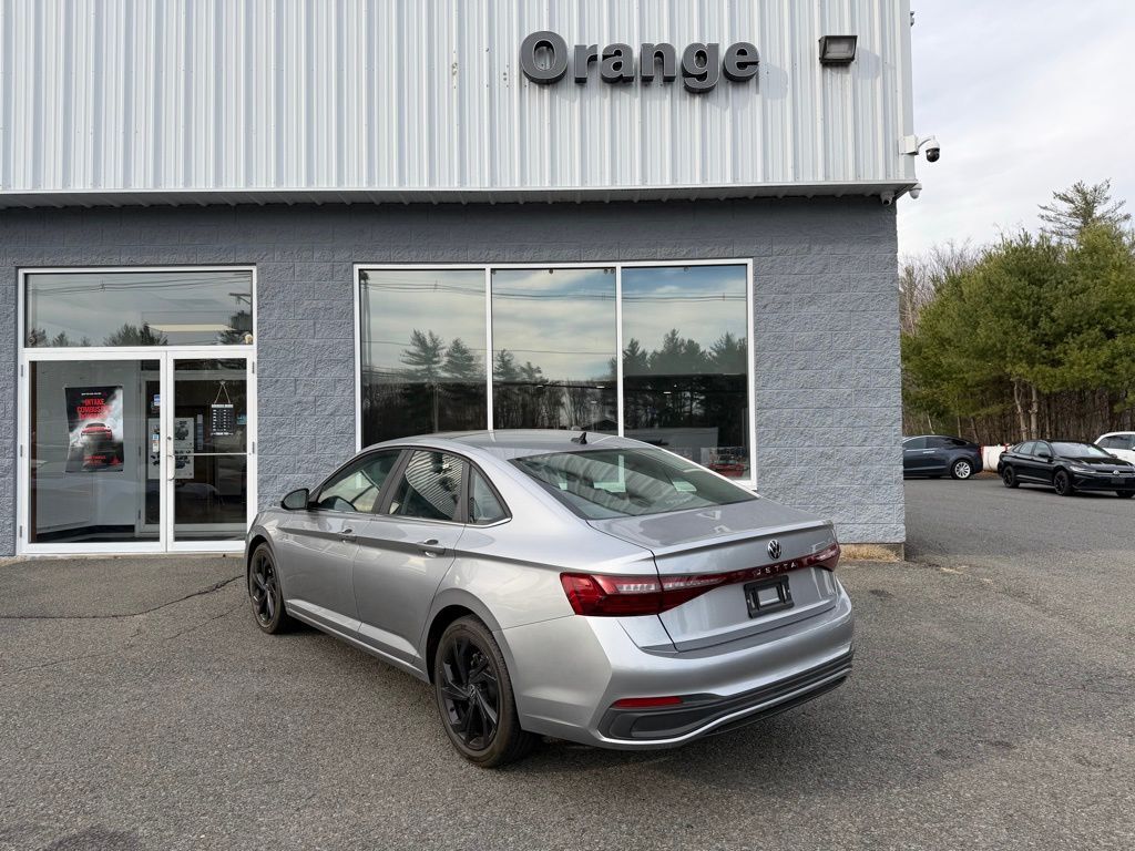 2025 Volkswagen Jetta 1.5T SE Orange MA