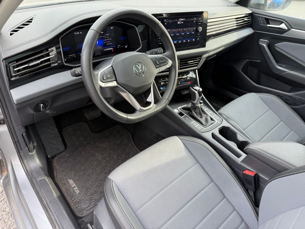 2025 Volkswagen Jetta 1.5T SE Orange MA