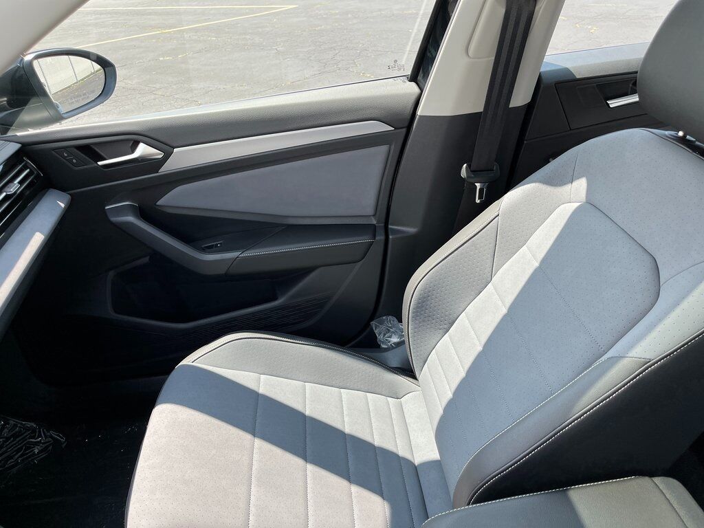 2025 Volkswagen Jetta 1.5T SE Green Bay WI