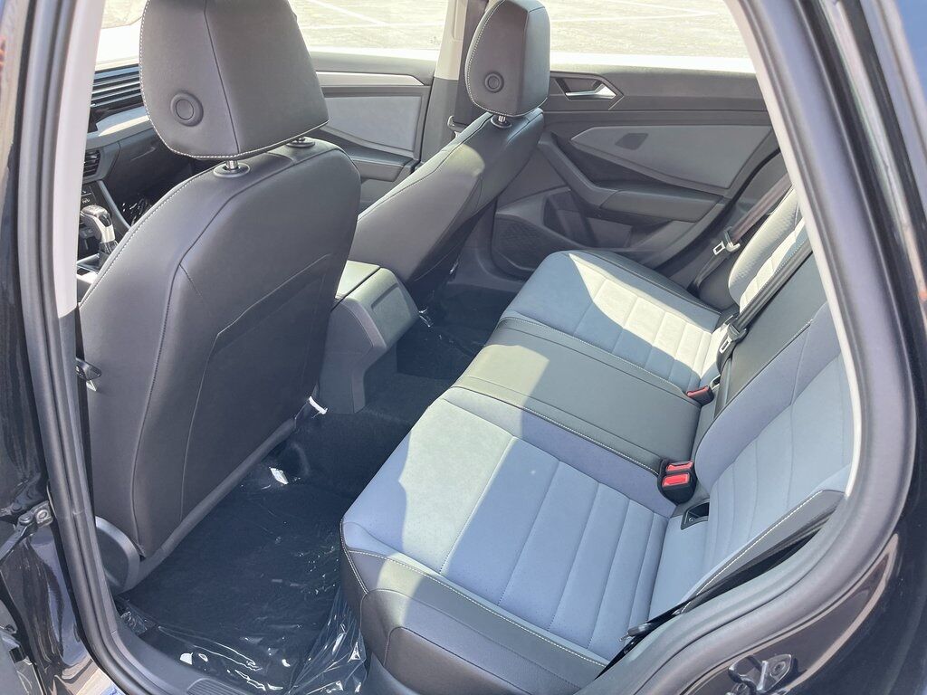 2025 Volkswagen Jetta 1.5T SE Green Bay WI