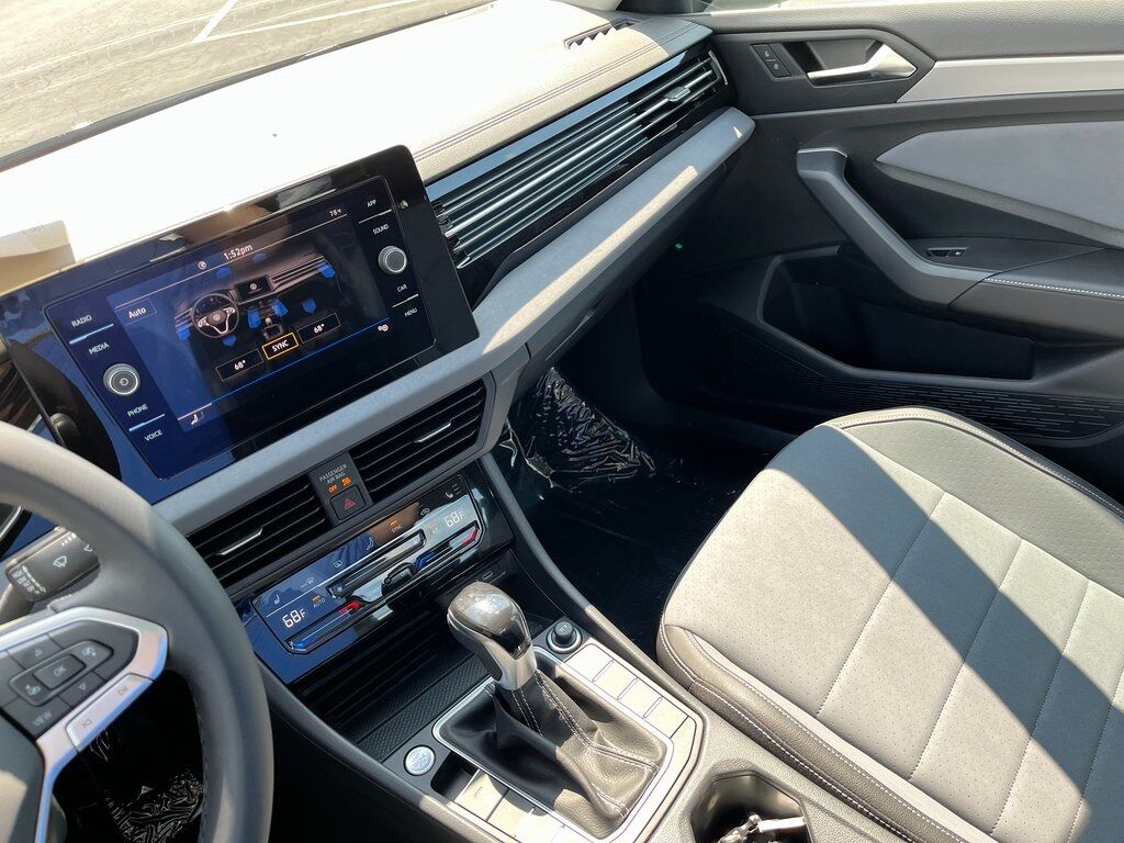 2025 Volkswagen Jetta 1.5T SE Green Bay WI