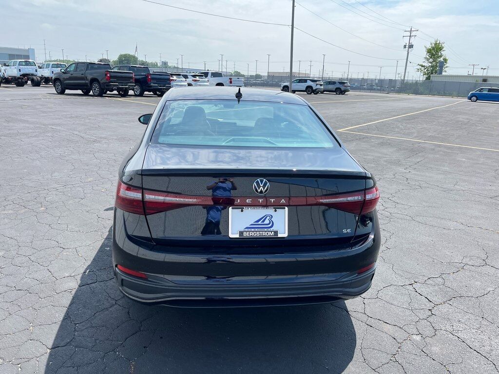 2025 Volkswagen Jetta 1.5T SE Green Bay WI