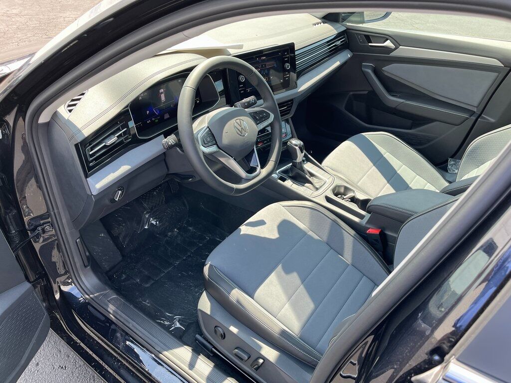 2025 Volkswagen Jetta 1.5T SE Green Bay WI