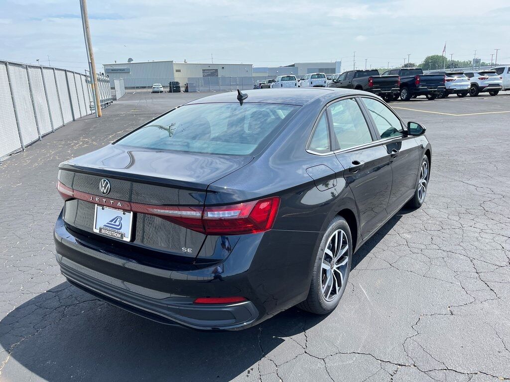 2025 Volkswagen Jetta 1.5T SE Green Bay WI