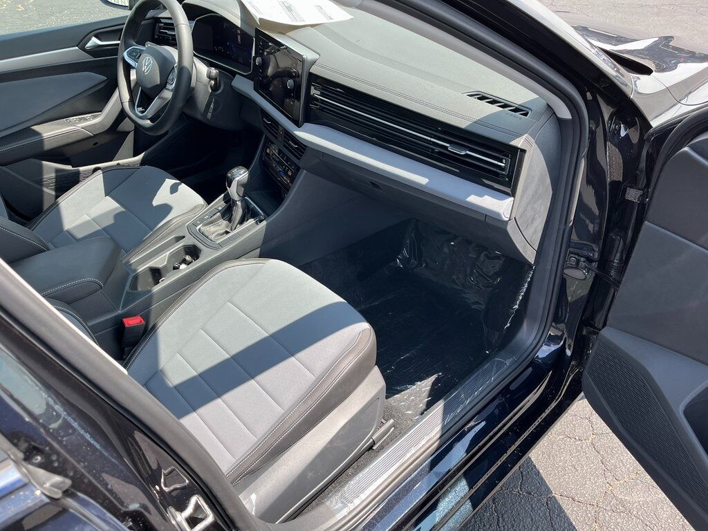 2025 Volkswagen Jetta 1.5T SE Green Bay WI