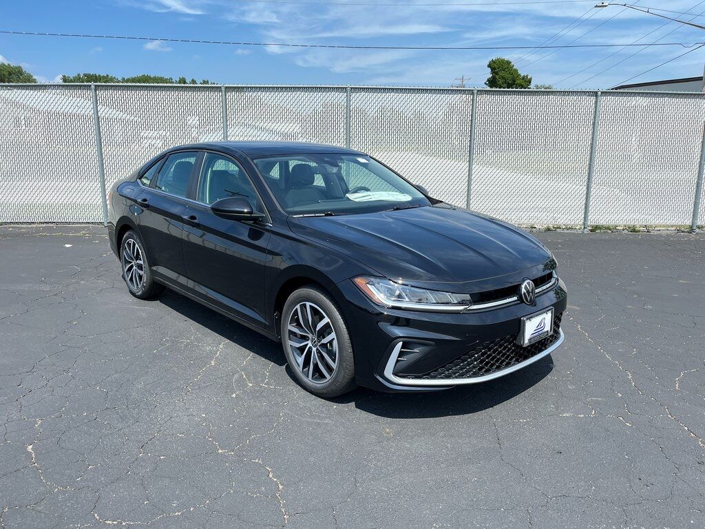 2025 Volkswagen Jetta 1.5T SE Green Bay WI