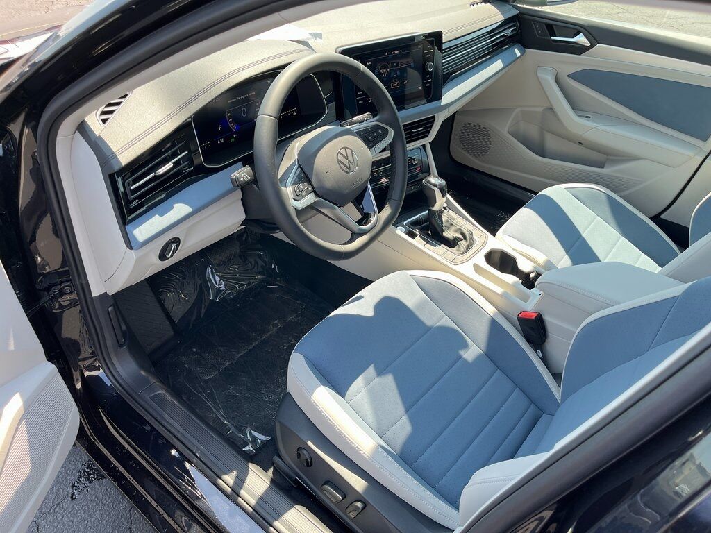 2025 Volkswagen Jetta 1.5T SE Green Bay WI