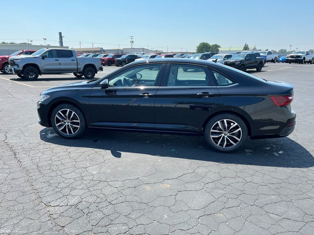 2025 Volkswagen Jetta 1.5T SE Green Bay WI