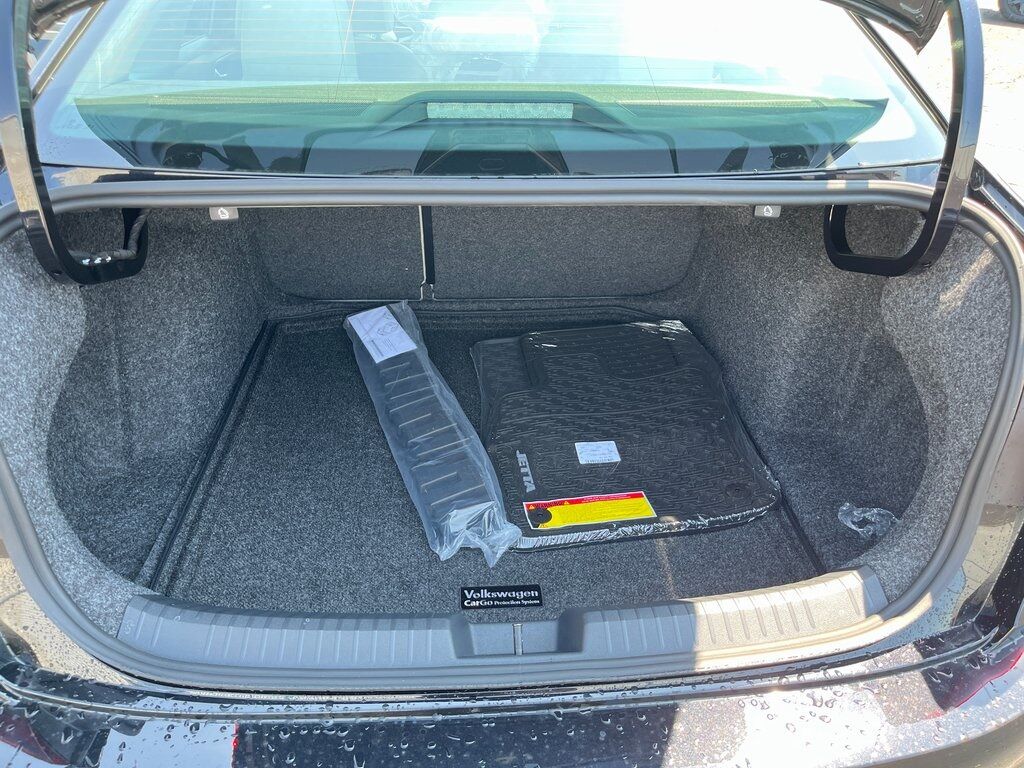 2025 Volkswagen Jetta 1.5T SE Green Bay WI