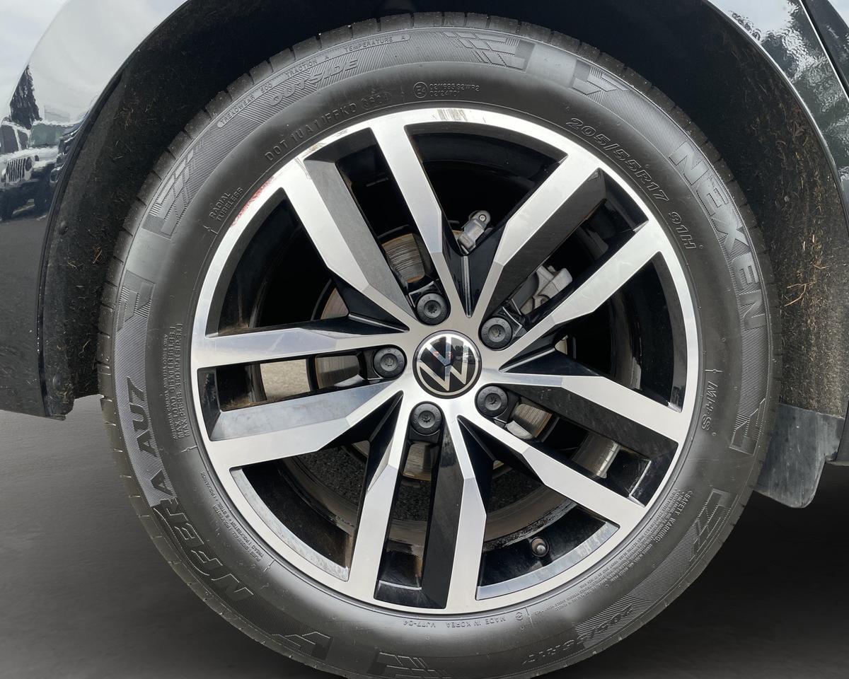 2025 Volkswagen Jetta 1.5T SE Sedan 4D Port Orchard WA