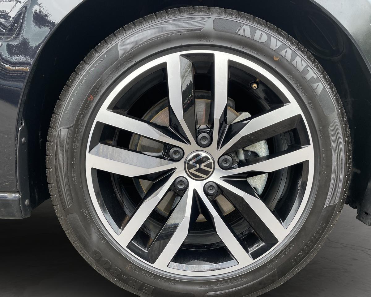 2025 Volkswagen Jetta 1.5T SE Sedan 4D Port Orchard WA
