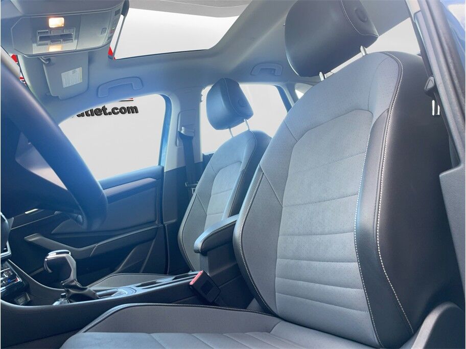 2025 Volkswagen Jetta 1.5T SE Sedan 4D Port Orchard WA