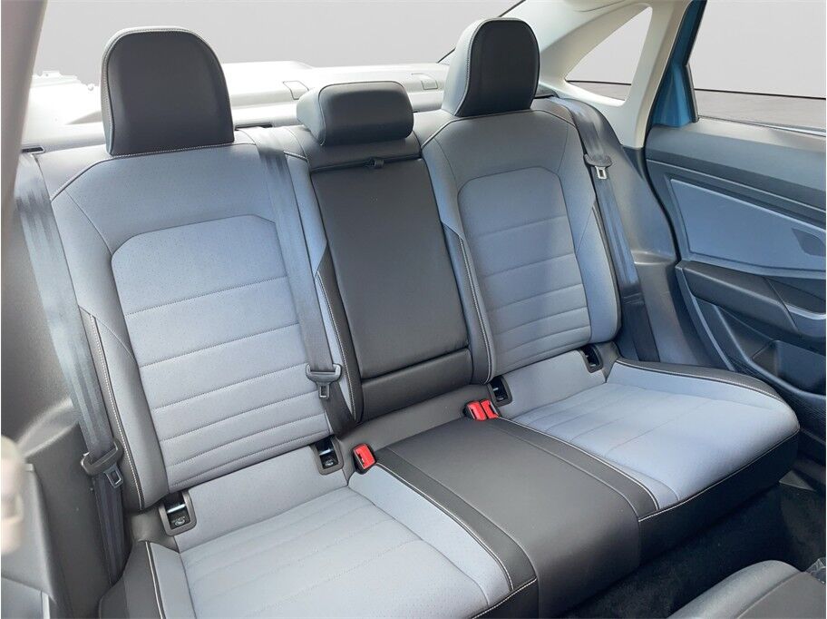 2025 Volkswagen Jetta 1.5T SE Sedan 4D Port Orchard WA