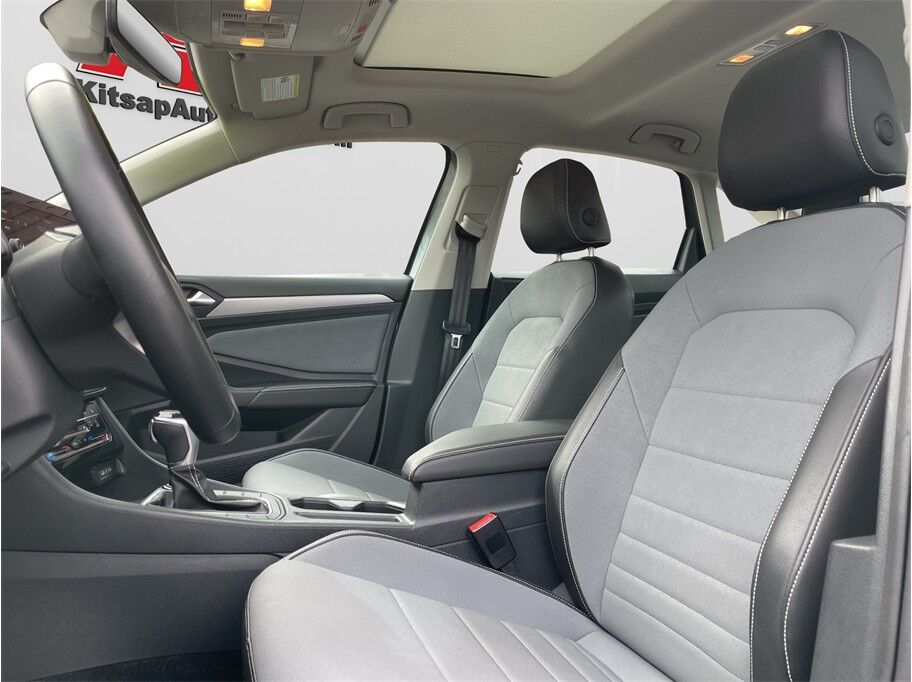 2025 Volkswagen Jetta 1.5T SE Sedan 4D Port Orchard WA