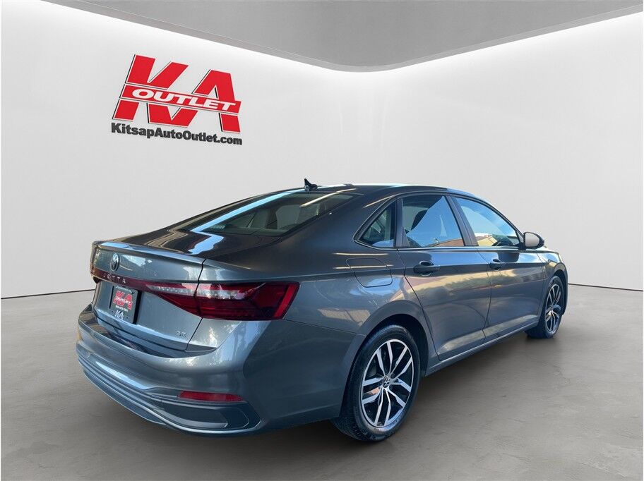 2025 Volkswagen Jetta 1.5T SE Sedan 4D