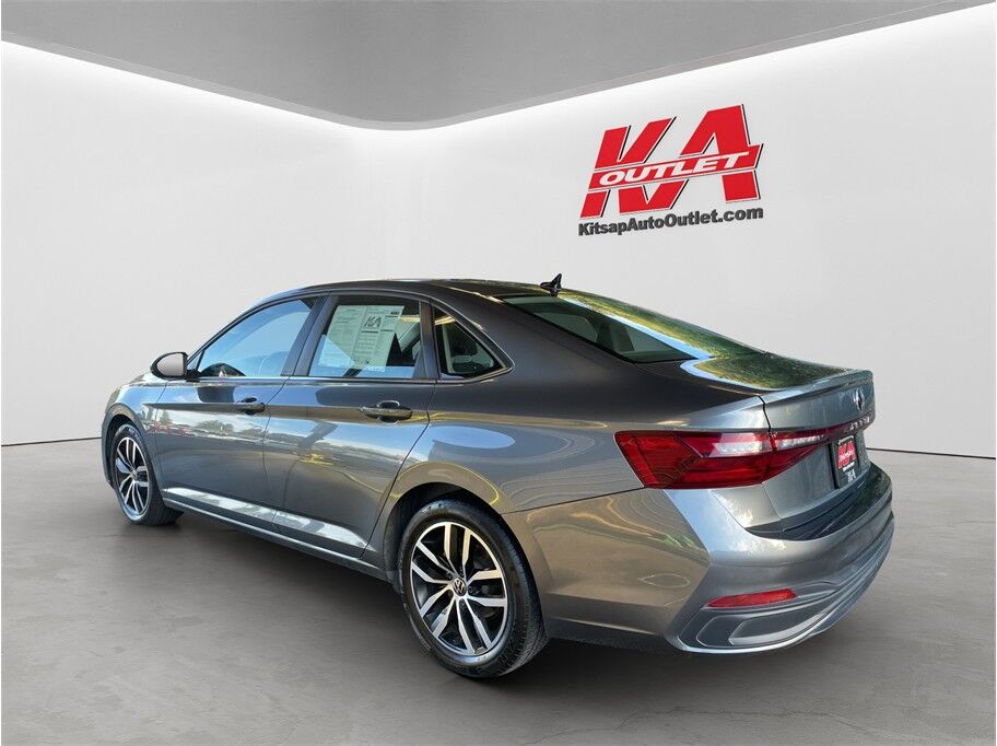 2025 Volkswagen Jetta 1.5T SE Sedan 4D