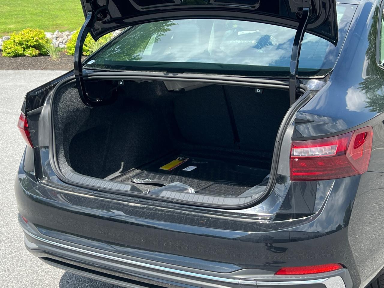 2025 Volkswagen Jetta 1.5T SEL Hagerstown MD