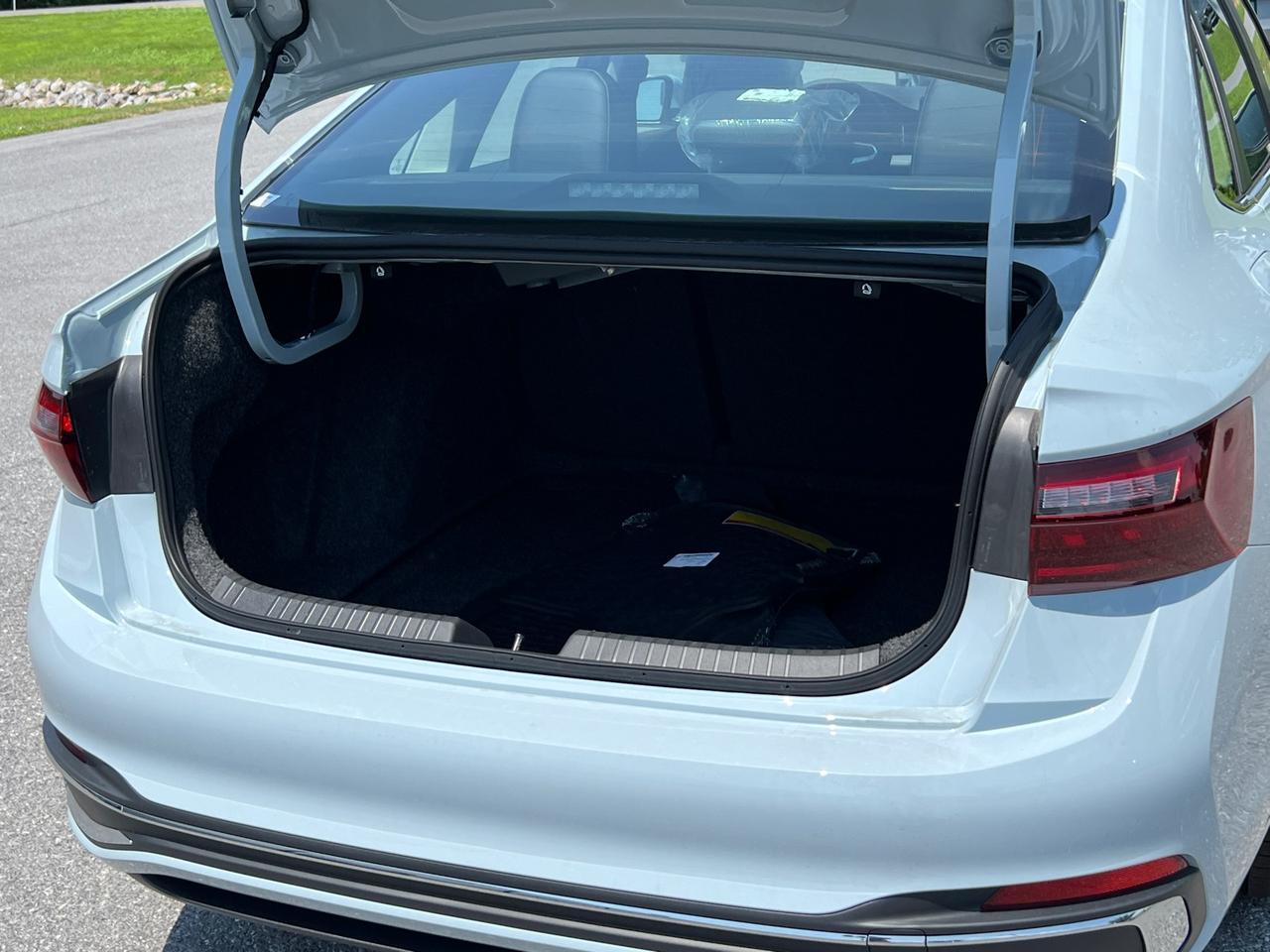2025 Volkswagen Jetta 1.5T SEL Hagerstown MD