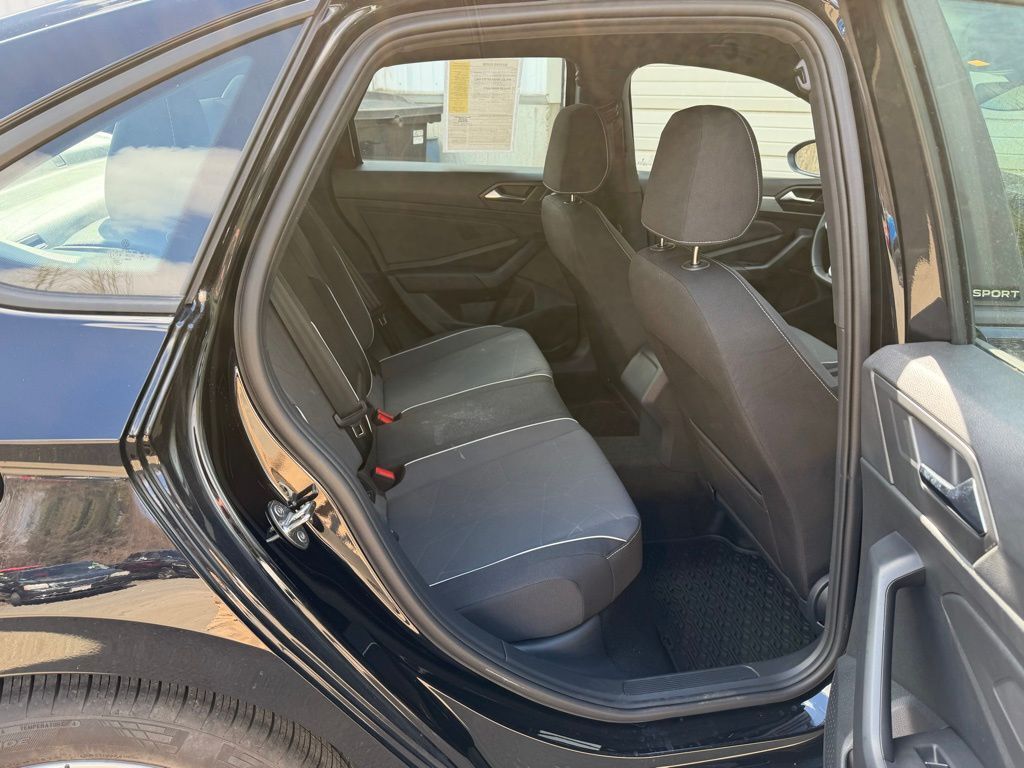 2025 Volkswagen Jetta 1.5T Sport Orange MA