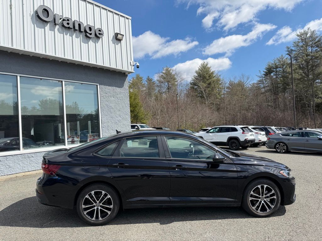 2025 Volkswagen Jetta 1.5T Sport Orange MA