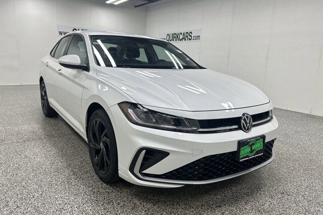 2025 Volkswagen Jetta SE Oshkosh WI