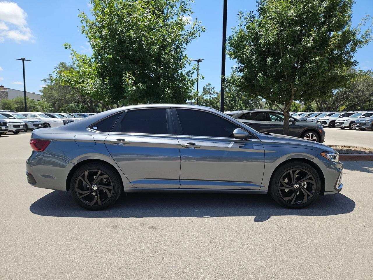 2025 Volkswagen Jetta SE