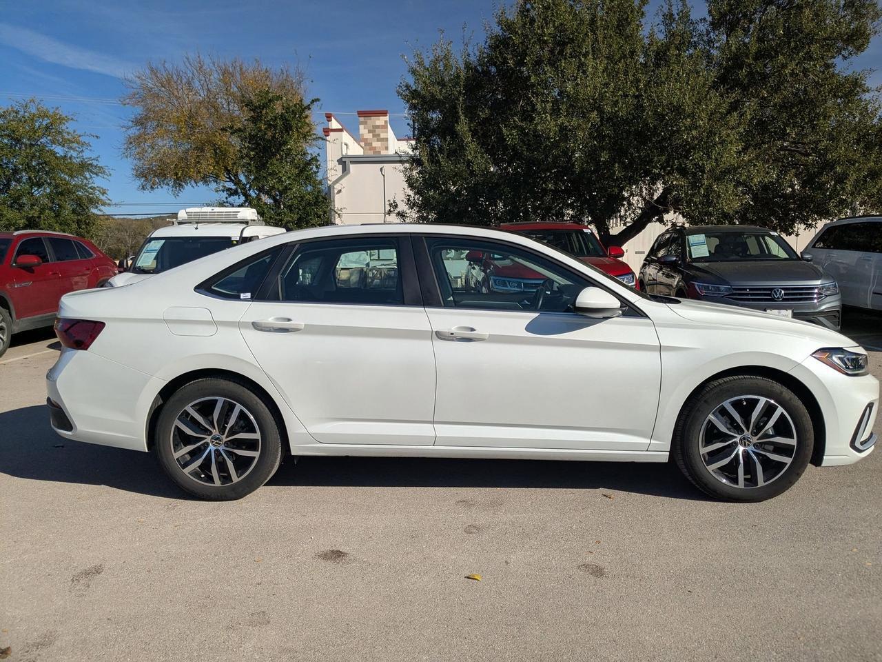 2025 Volkswagen Jetta SE