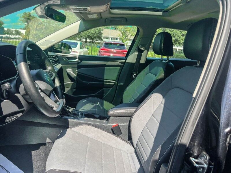 2025 Volkswagen Jetta SE Wilmington NC