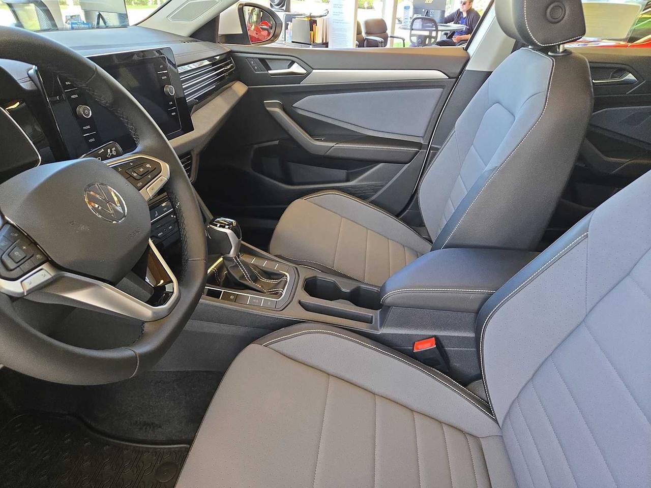 2025 Volkswagen Jetta SE Wellesley MA