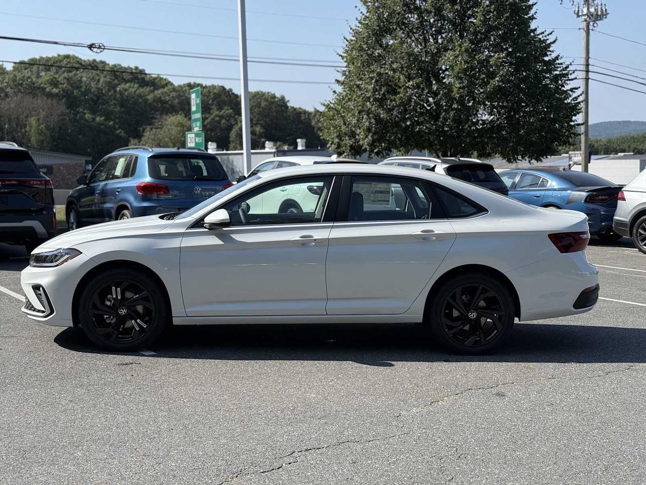 2025 Volkswagen Jetta SE Westborough MA