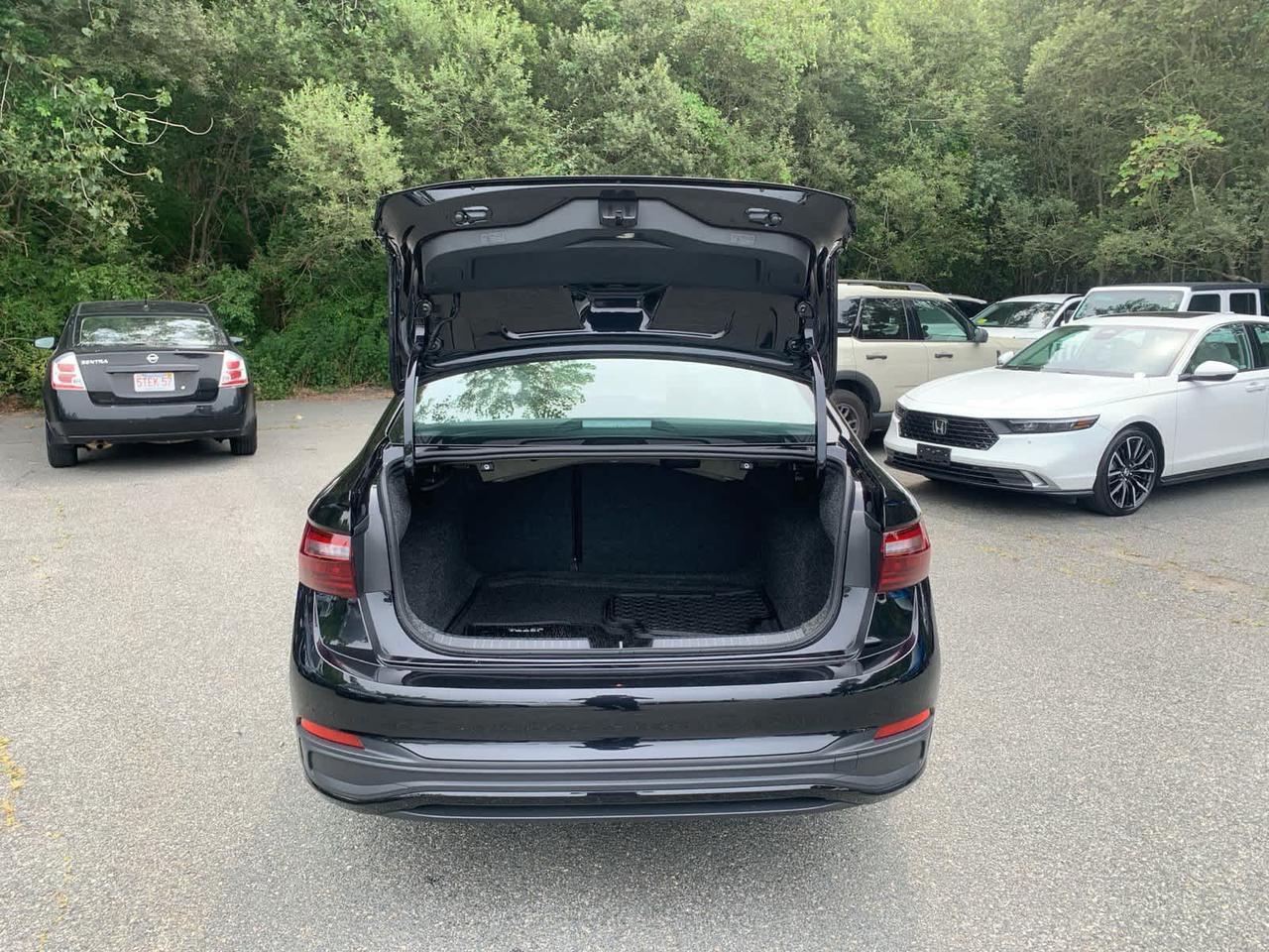 2025 Volkswagen Jetta SE Dartmouth MA