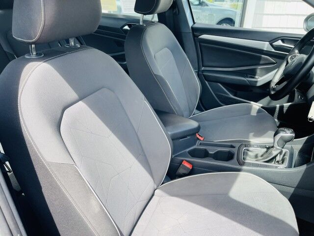 2025 Volkswagen Jetta Sport - Photo 11