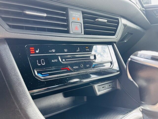 2025 Volkswagen Jetta Sport - Photo 24