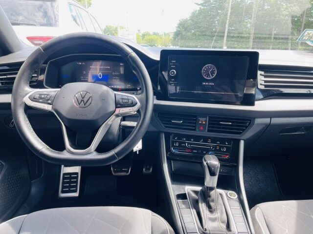 2025 Volkswagen Jetta Sport - Photo 17