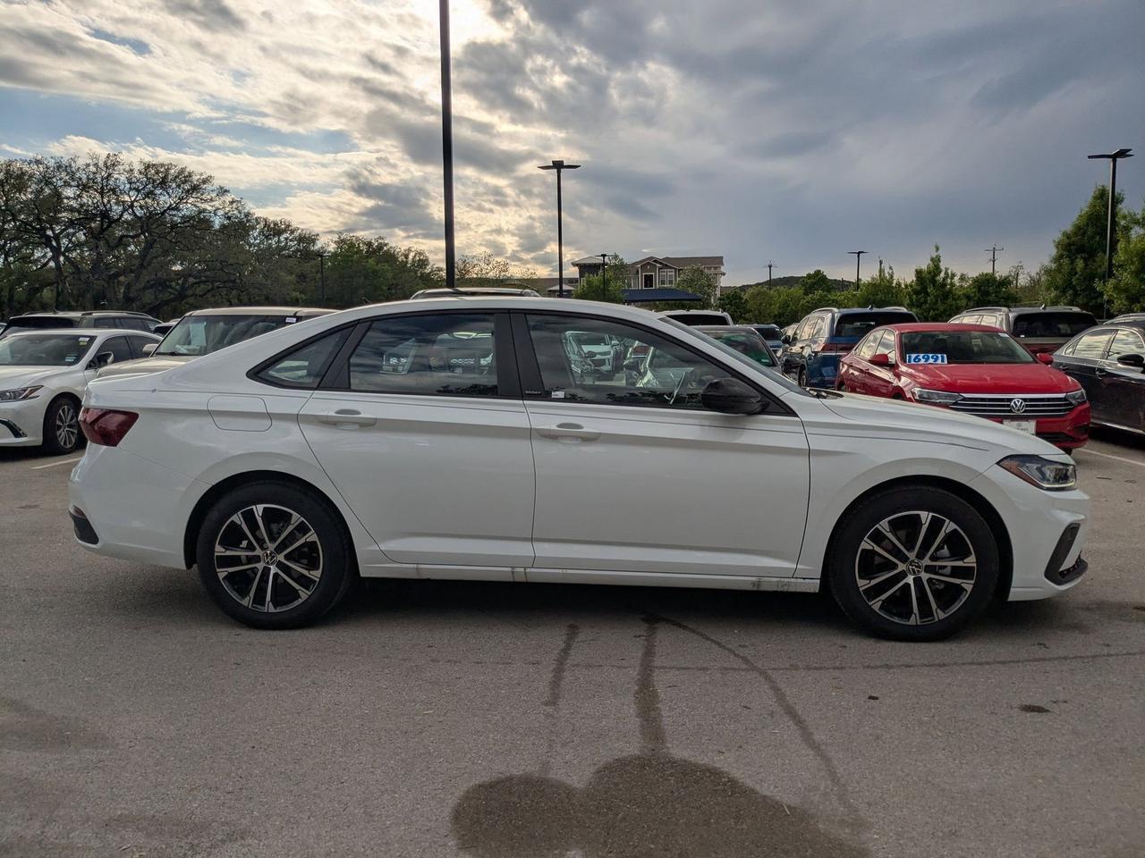 2025 Volkswagen Jetta Sport