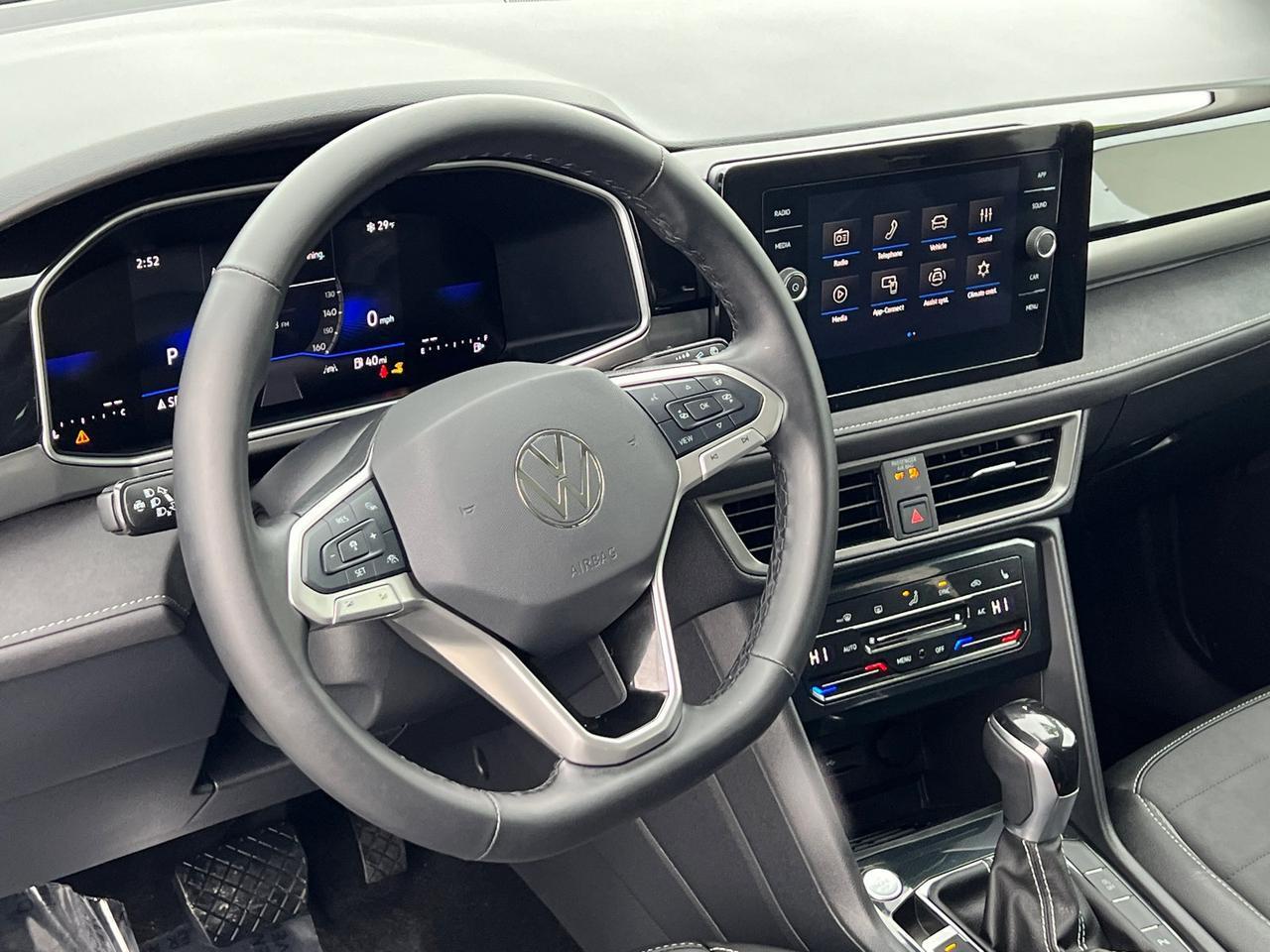 2025 Volkswagen Taos 1.5T SE Black Hagerstown MD